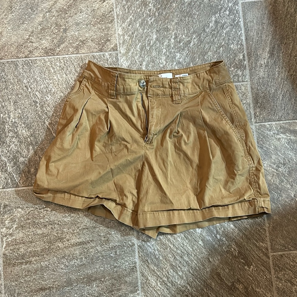 A New Day Khaki Stretch Shorts size 4